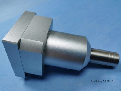 大量机副爪开闭气缸